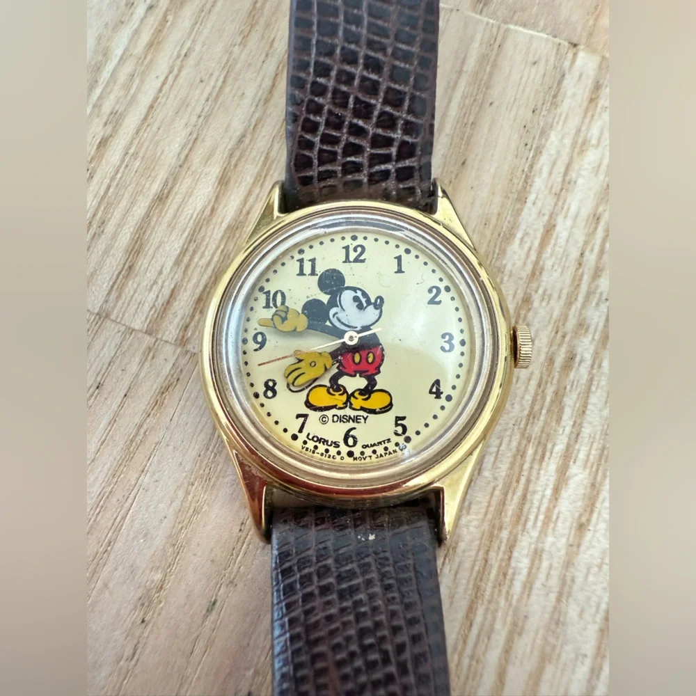 Vintage Lorus Disney Mickey Mouse ladies leather watch NEW BATTERY